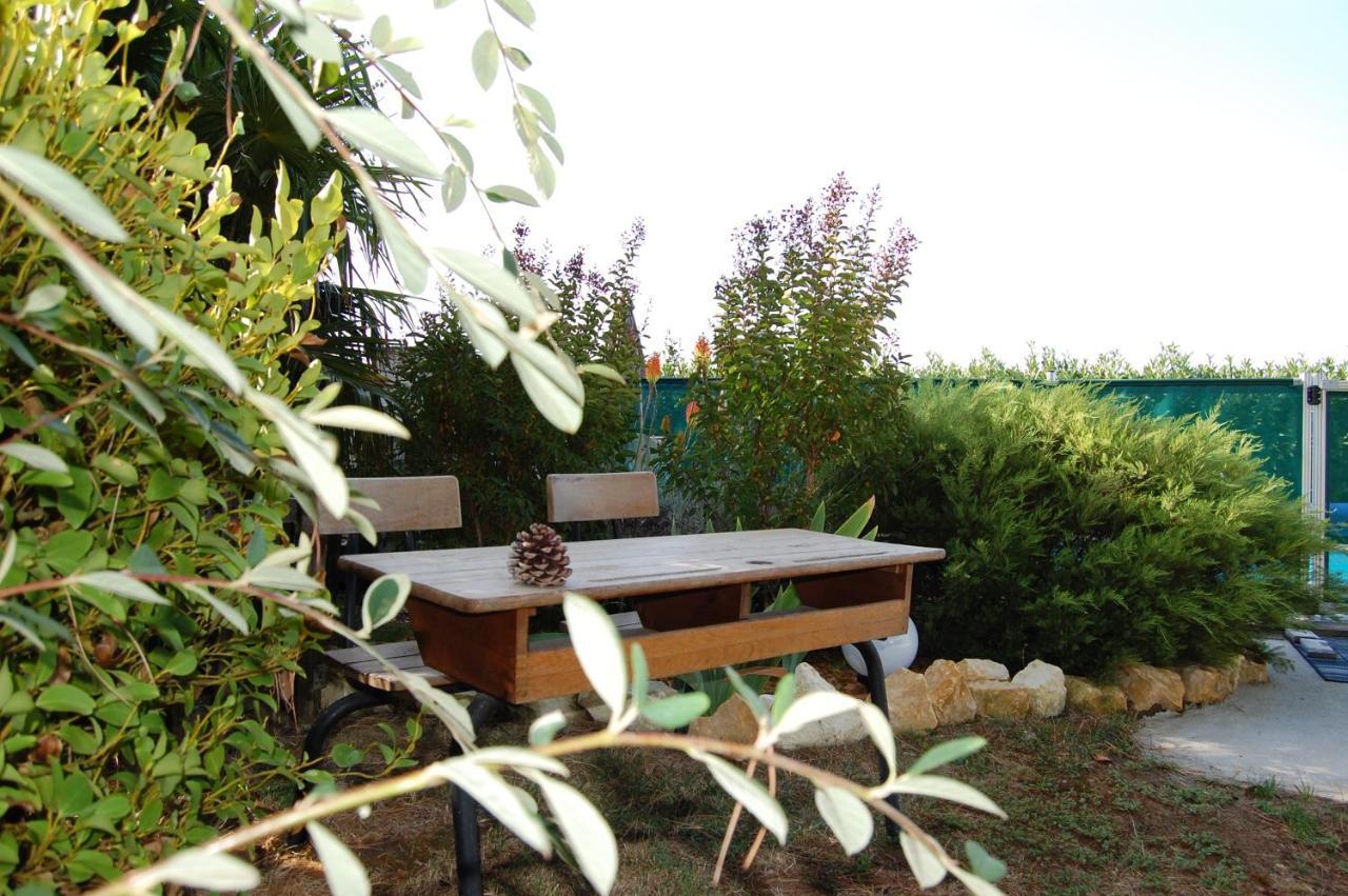 مبيت وإفطار Gémozac Le Comptoir Des Ecoliers المظهر الخارجي الصورة